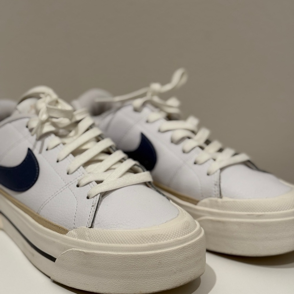 🔥Nike Platform White/Blue Sneakers🔥